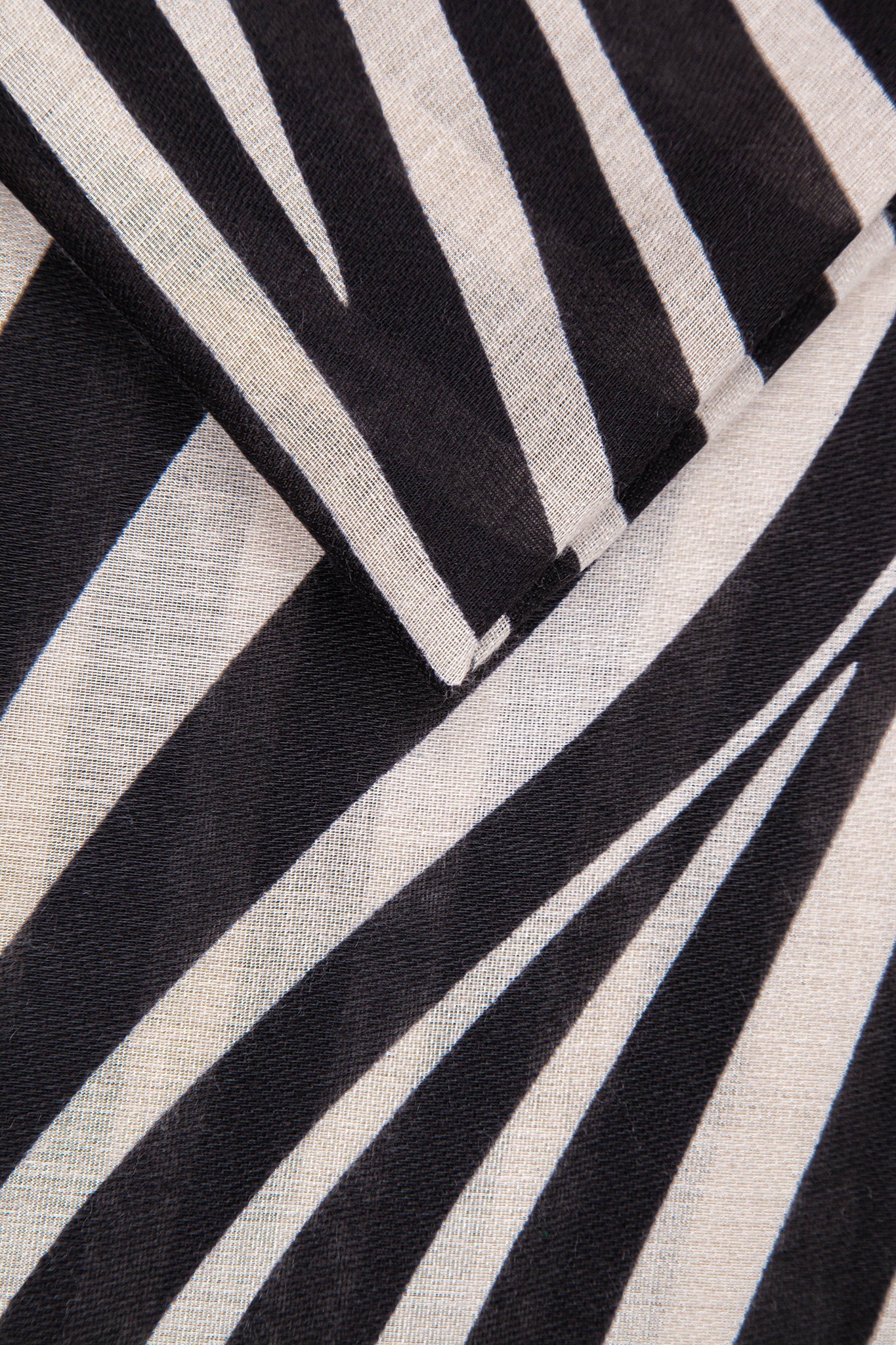 Black Two Tone Wave Print Scarf