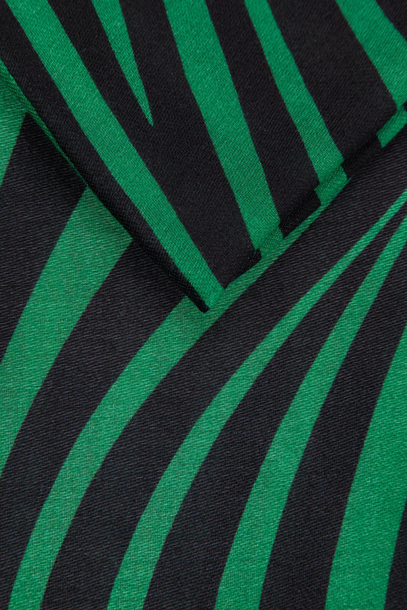 Green Two Tone Wave Print Scarf